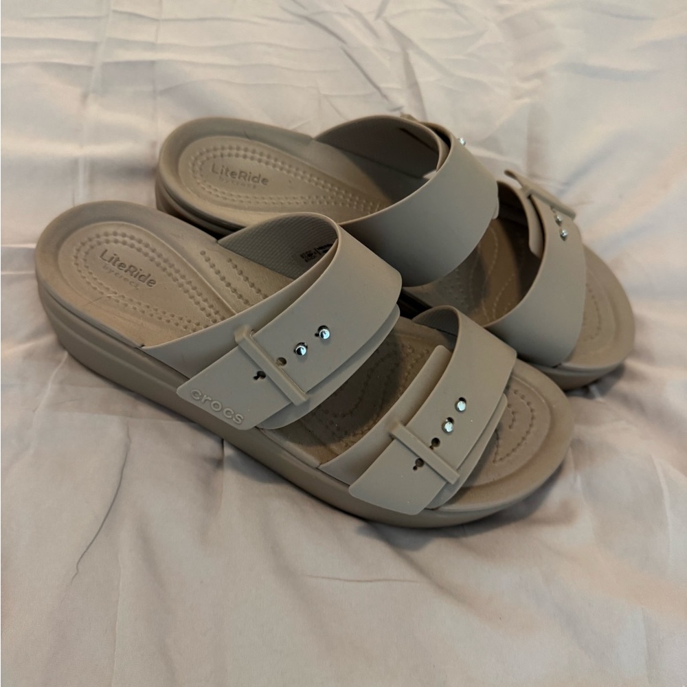 CROCS Women's Sandals - Latte EUC